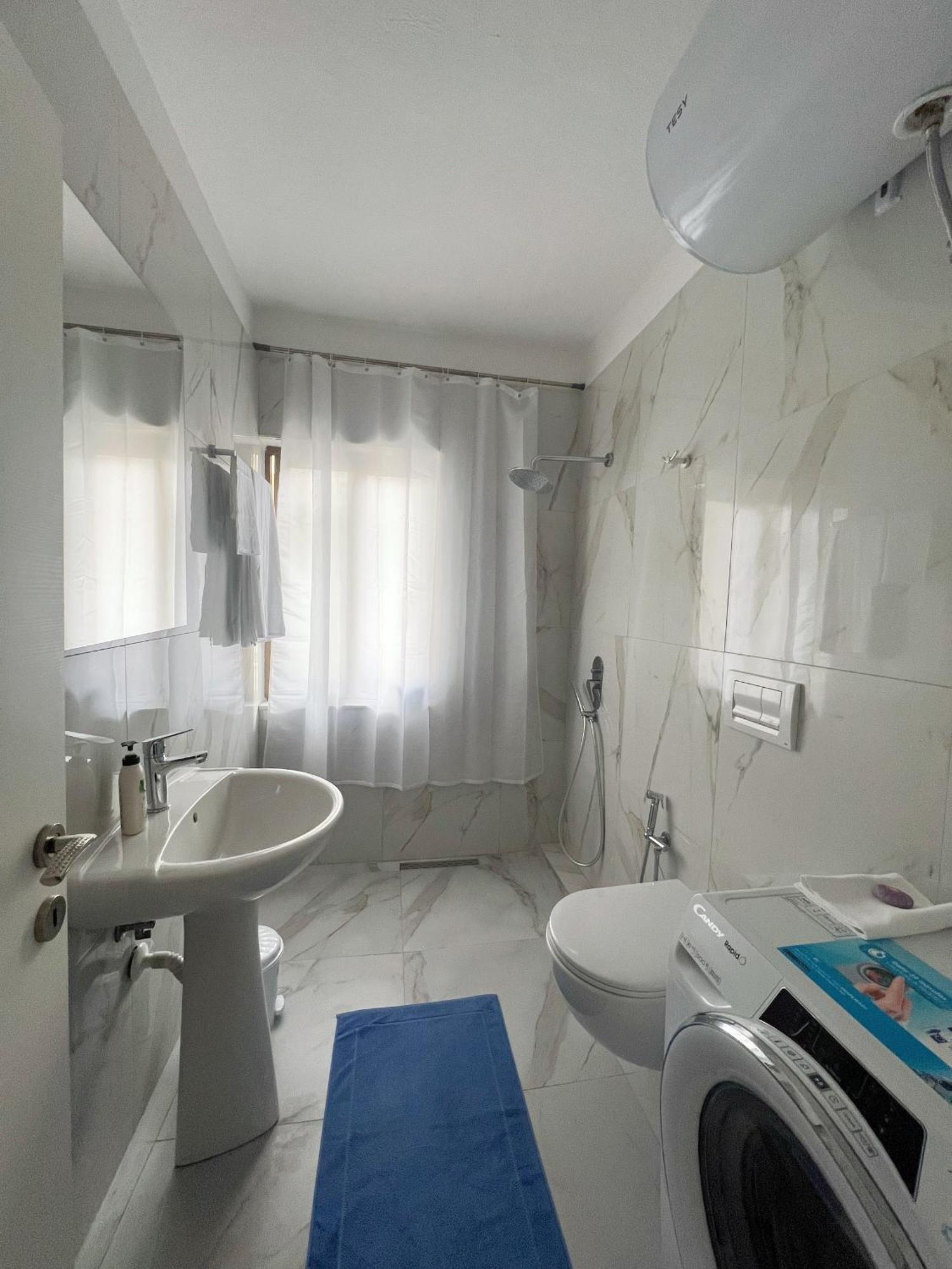 Central City Apartment Tirana 公寓 *