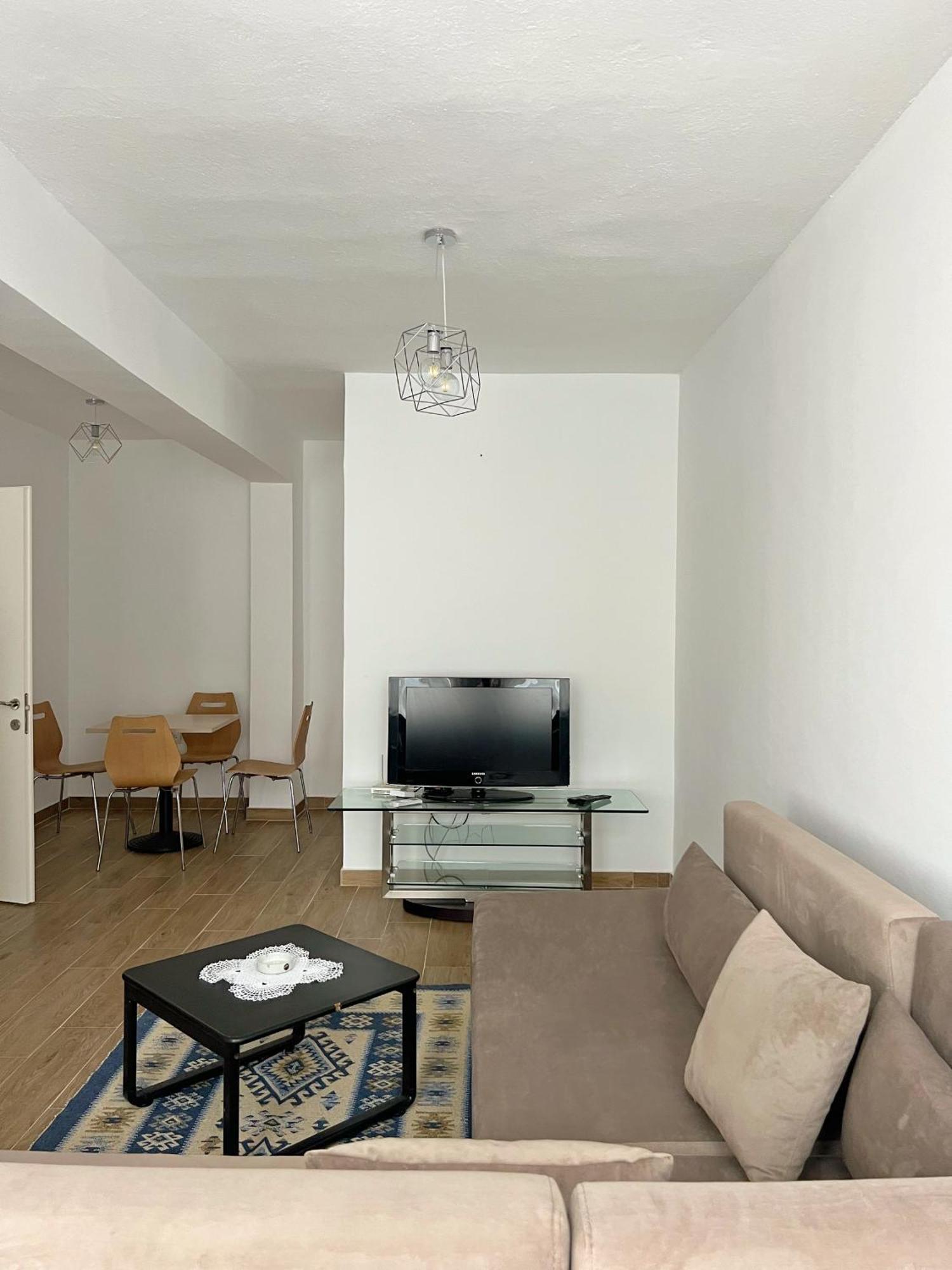 公寓 Central City Apartment Tirana